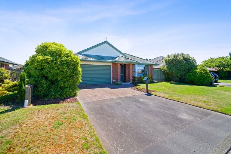 Photo of property in 10 Mull Place, Broomfield, Christchurch, 8042