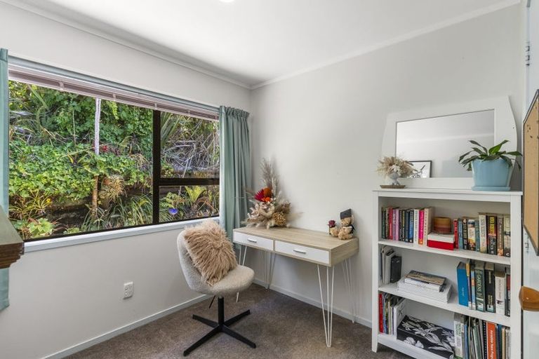 Photo of property in 1/27 Flavia Close, Torbay, Auckland, 0630