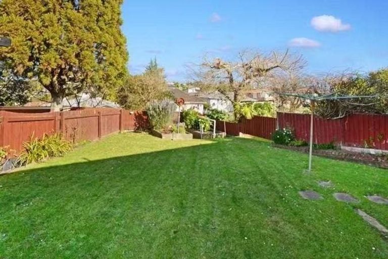 Photo of property in 1/14 Pamela Place, New Lynn, Auckland, 0600