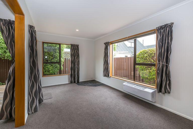 Photo of property in 2/40 Onslow Street, St Albans, Christchurch, 8014