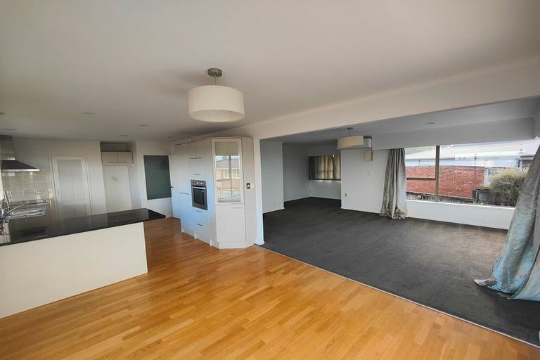 Photo of property in 1/61 Forrest Hill Road, Milford, Auckland, 0620