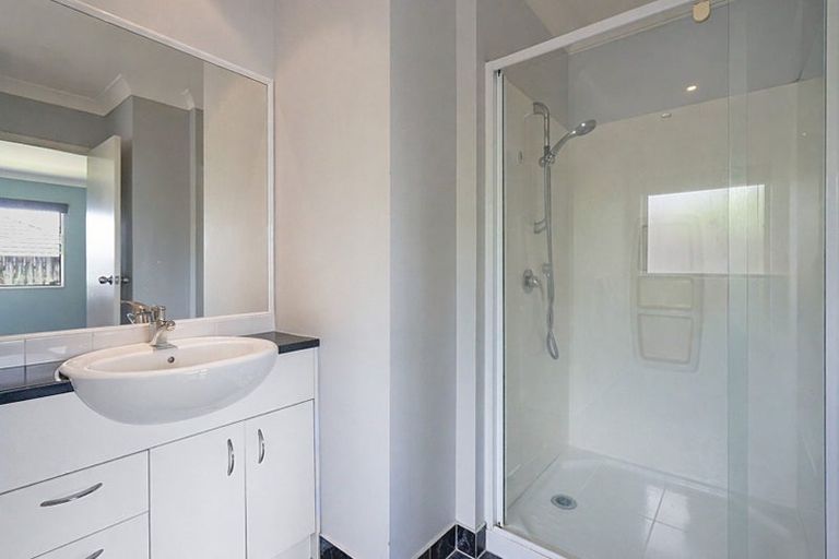 Photo of property in 21 Greig Place, Pukekohe, 2120