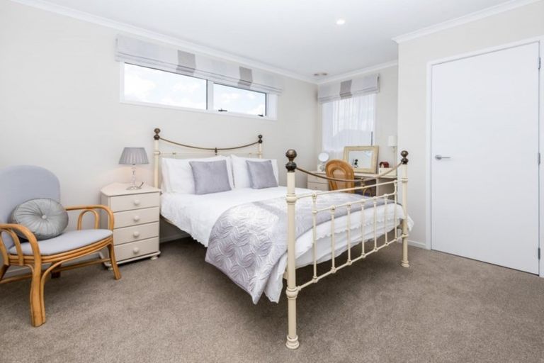Photo of property in 8 Ridge View Crescent, Pukekohe, 2120