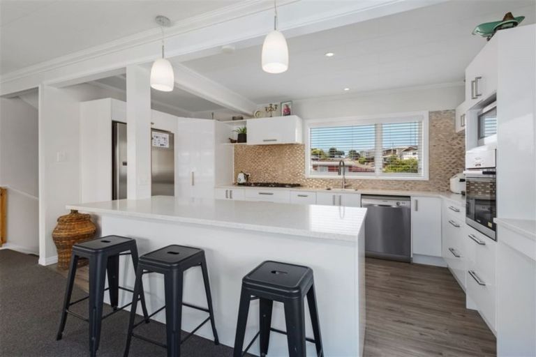 Photo of property in 31 Brora Crescent, Papakowhai, Porirua, 5024