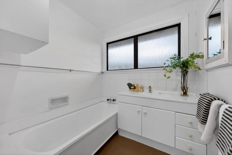 Photo of property in 70 Toorak Avenue, Avonhead, Christchurch, 8042