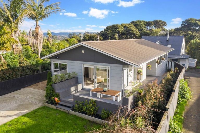 Photo of property in 17 Taioma Crescent, Te Atatu Peninsula, Auckland, 0610