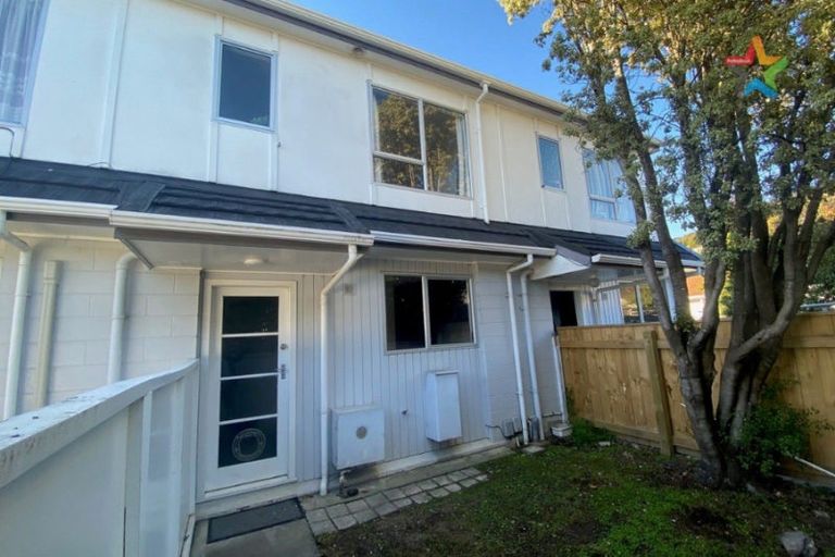 Photo of property in 4c Flock Grove, Fairfield, Lower Hutt, 5011