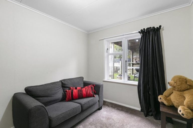 Photo of property in 38 Hine Road, Wainuiomata, Lower Hutt, 5014
