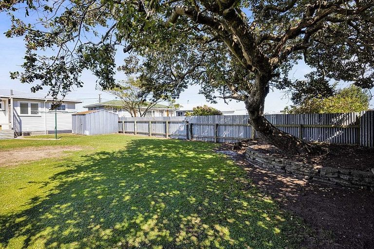 Photo of property in 8 Pacey Avenue, Hawera, 4610