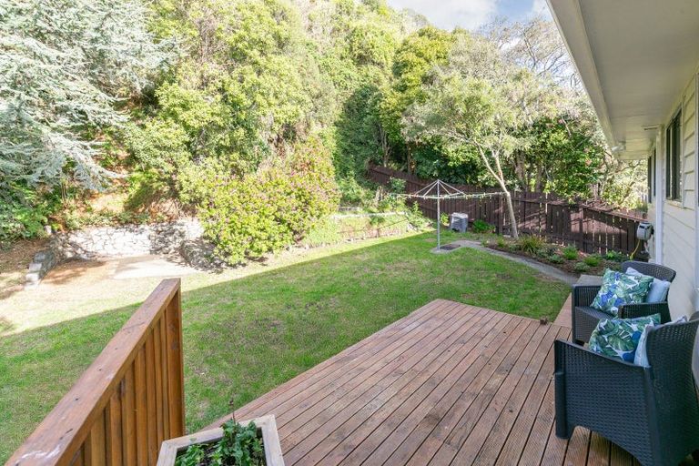 Photo of property in 37 Woodman Drive, Tawa, Wellington, 5028
