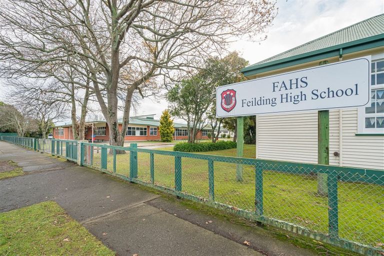 Photo of property in 19 Sandstrom Grove, Feilding, 4702