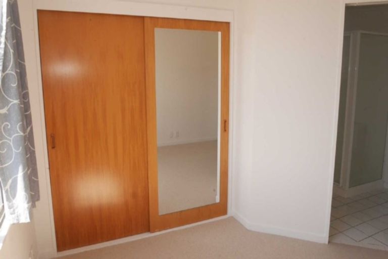 Photo of property in 7 Oakford Close, Riccarton, Christchurch, 8011