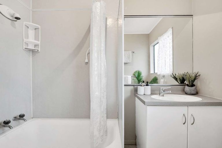 Photo of property in 37b Aquarius Drive, Kawaha Point, Rotorua, 3010