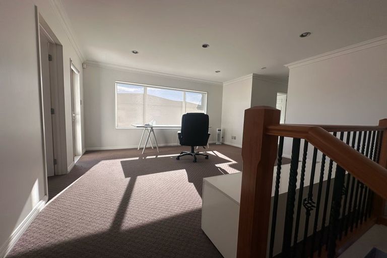 Photo of property in 25 Wye Oak Drive, Schnapper Rock, Auckland, 0632