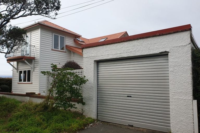 Photo of property in 33 Seaview Terrace, Northland, Wellington, 6012