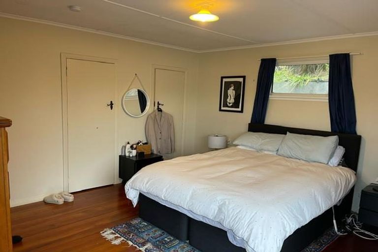Photo of property in 24 Severn Street, Island Bay, Wellington, 6023