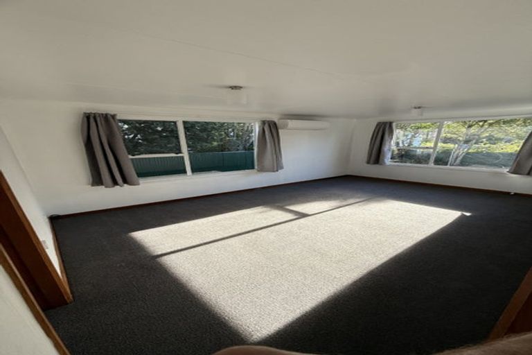 Photo of property in 3 Tiraumea Street, Palmerston North, 4410