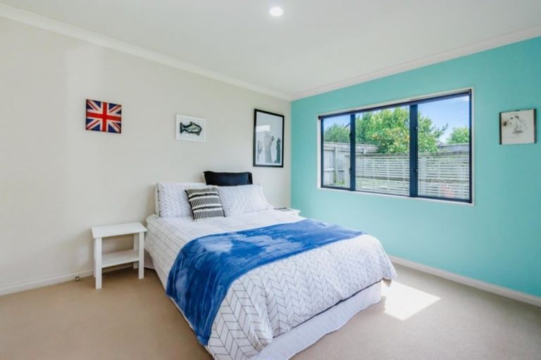 Photo of property in 17 Regent Drive, Paraparaumu Beach, Paraparaumu, 5032