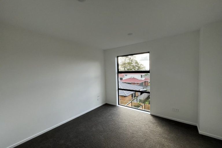 Photo of property in 45 Raupeti Lane, Henderson, 0612