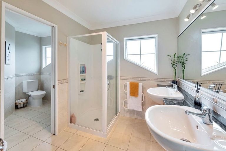 Photo of property in 259 Kaipara Road, Papakura, 2582