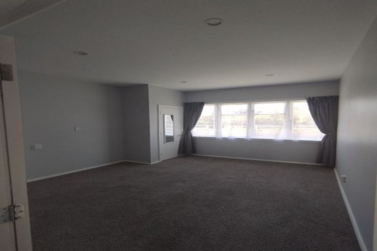 Photo of property in 114 Cambridge Terrace, Fairfield, Lower Hutt, 5011