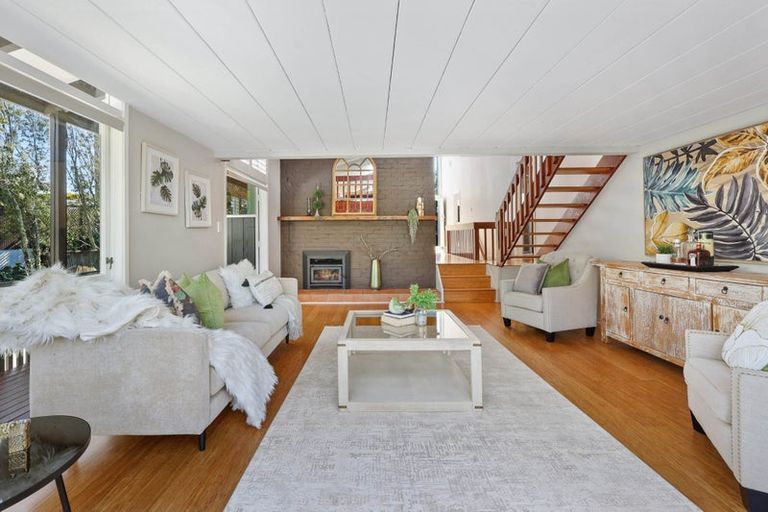 Photo of property in 11 Micawber Place, Mellons Bay, Auckland, 2014
