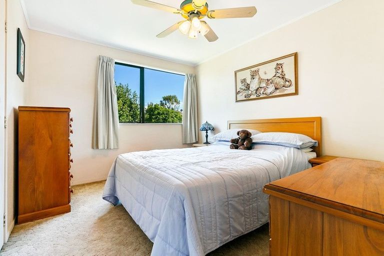 Photo of property in 1/14 Compass Place, Te Atatu Peninsula, Auckland, 0610
