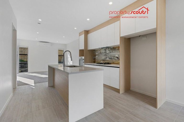 Photo of property in 11/116 Colwill Road, Massey, Auckland, 0614