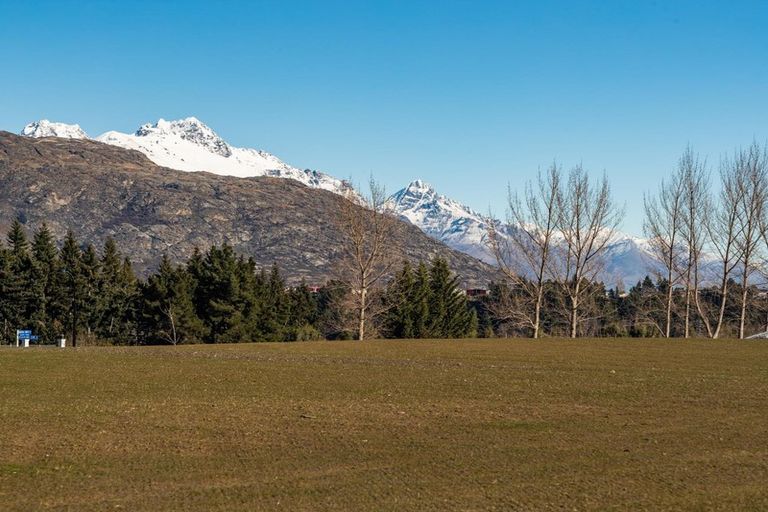 Photo of property in 11 Kahiwi Drive, Lower Shotover, 9304