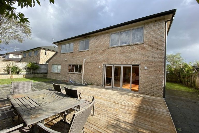 Photo of property in 4 Oak Bark Drive, Schnapper Rock, Auckland, 0632