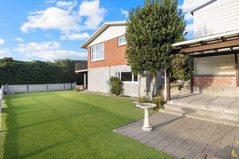 Photo of property in 96 Moncks Spur Road, Redcliffs, Christchurch, 8081