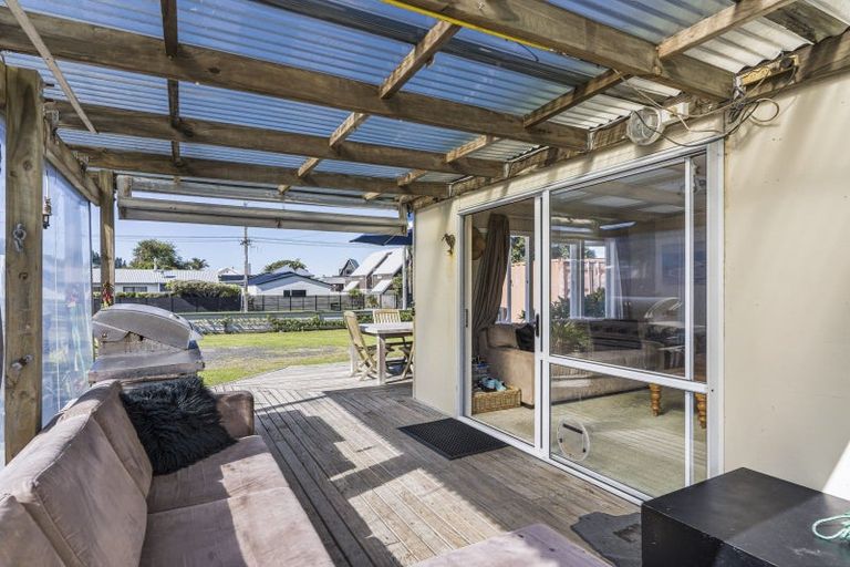 Photo of property in 215 Ocean Road, Whangamata, 3620