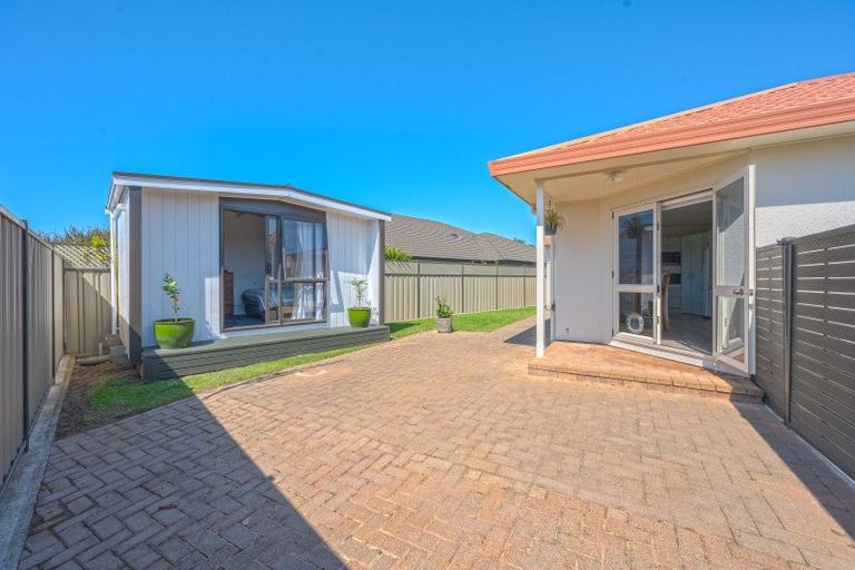 Photo of property in 6 Newbury Place, Taradale, Napier, 4112