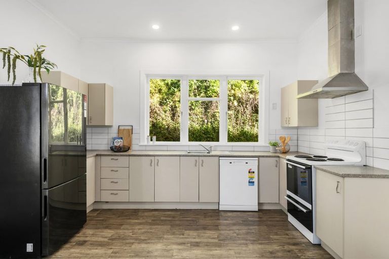 Photo of property in 29 Garden Road, Northland, Wellington, 6012