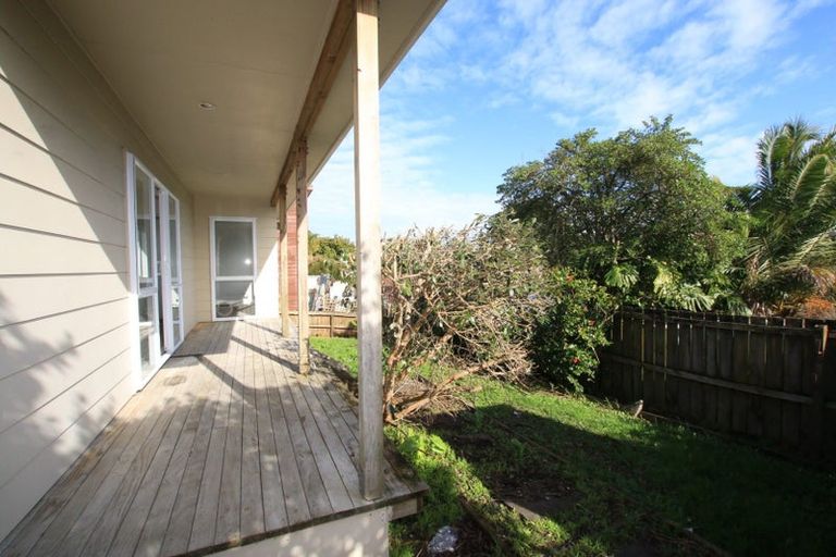 Photo of property in 306 Sunset Road, Windsor Park, Auckland, 0632