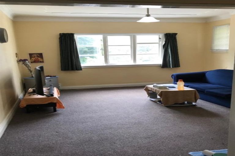 Photo of property in 79 Garden Road, Northland, Wellington, 6012