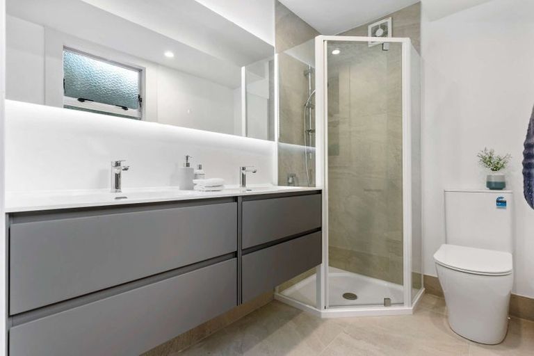 Photo of property in 4 Powrie Street, Glenfield, Auckland, 0629