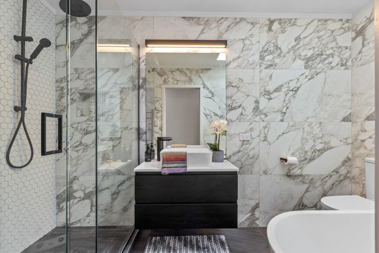 Photo of property in 11 Brennan Avenue, Te Atatu Peninsula, Auckland, 0610