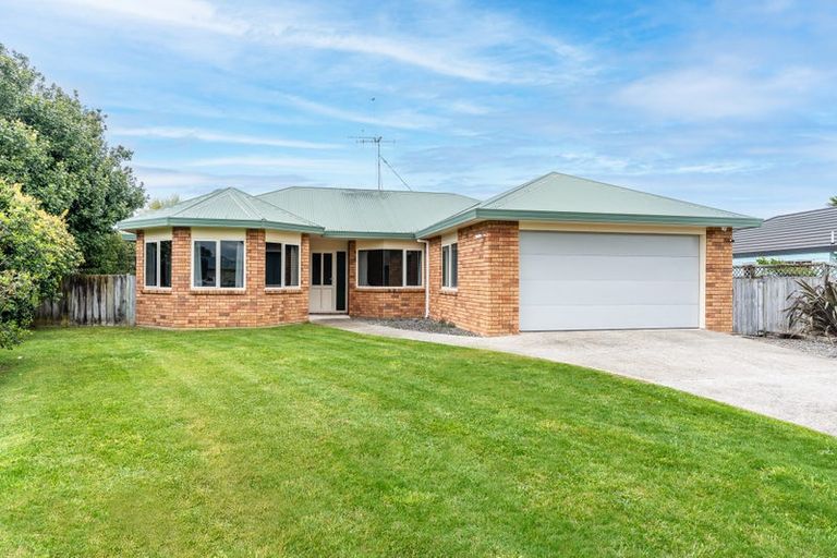 Photo of property in 4 Mckenzie Place, Rototuna North, Hamilton, 3210