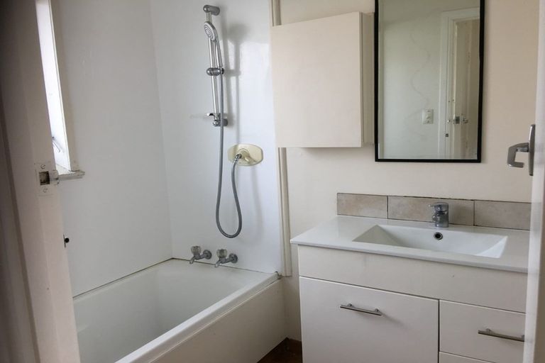 Photo of property in 28 Landscape Road, Papatoetoe, Auckland, 2025