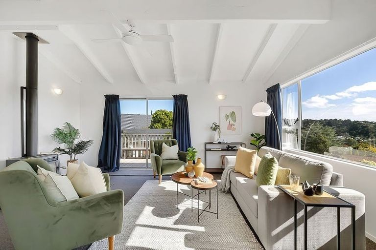 Photo of property in 14 Hicks Close, Whitby, Porirua, 5024