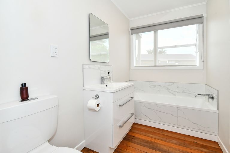 Photo of property in 11a Youngs Road, Papakura, 2110