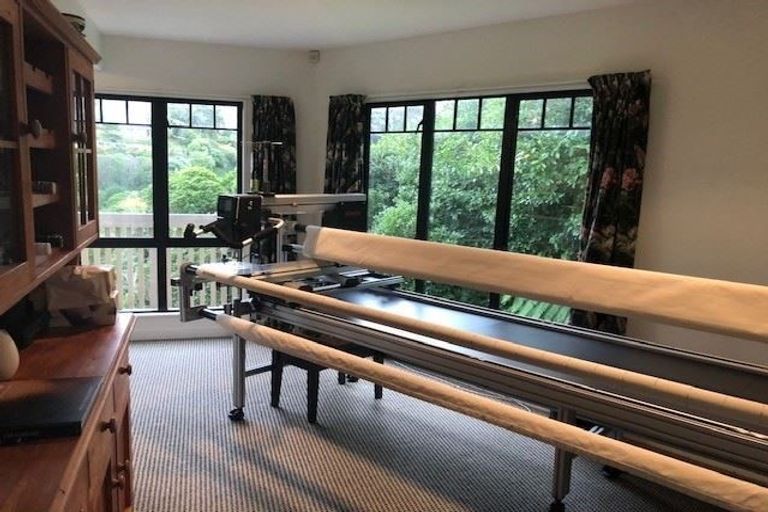 Photo of property in 23 Creswick Terrace, Northland, Wellington, 6012