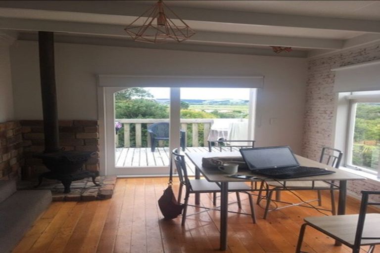 Photo of property in 37 Makiri Street, Helensville, 0800