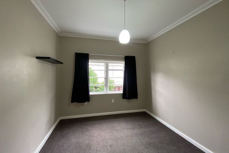 Photo of property in 15 Saint Ronans Avenue, Waterloo, Lower Hutt, 5011