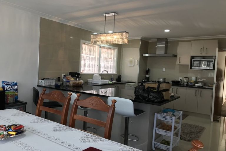 Photo of property in 502 Don Buck Road, Massey, Auckland, 0614