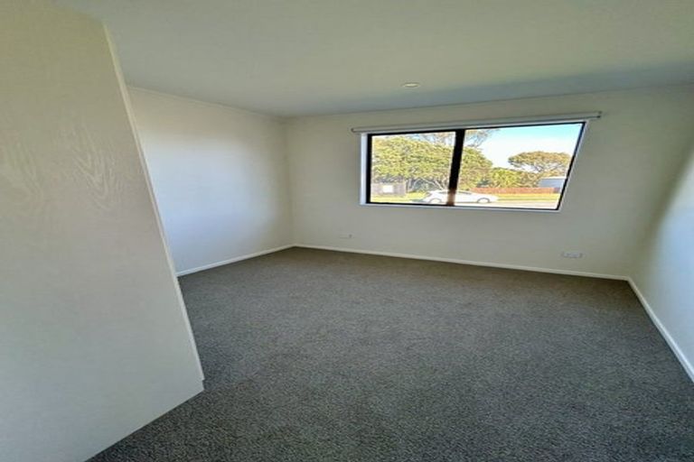 Photo of property in 45 Cleat Street, Whitby, Porirua, 5024