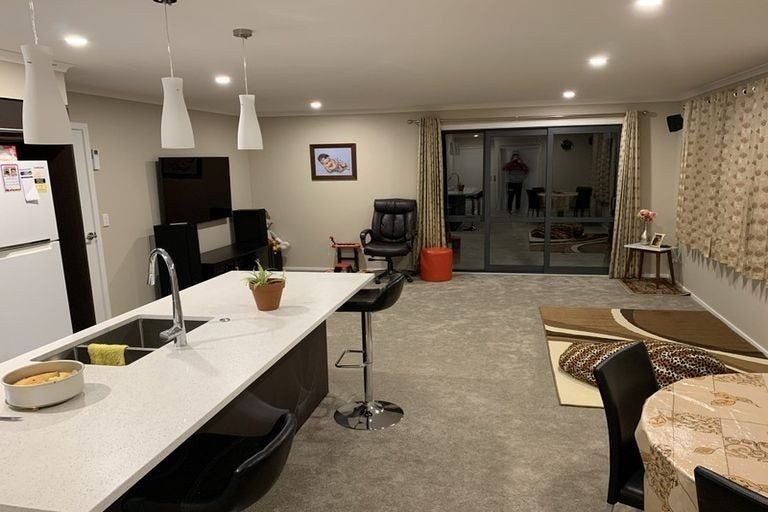 Photo of property in 14 Ivy Lane, Kelvin Grove, Palmerston North, 4414