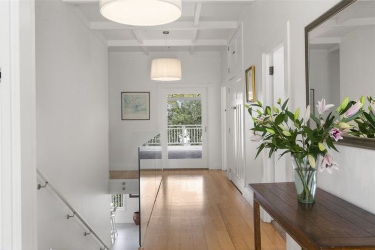 Photo of property in 11 Beresford Street, Bayswater, Auckland, 0622
