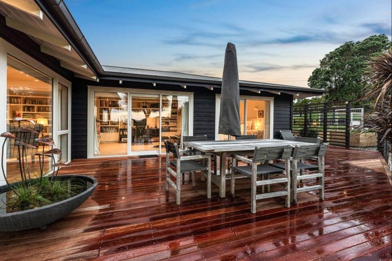 Photo of property in 181 Baddeleys Beach Road, Tawharanui Peninsula, Warkworth, 0986